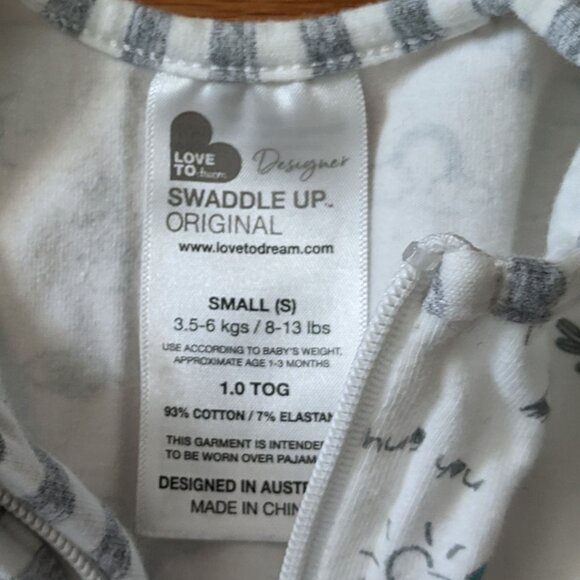 Love to Dream swaddle size small - Picture 2 of 3